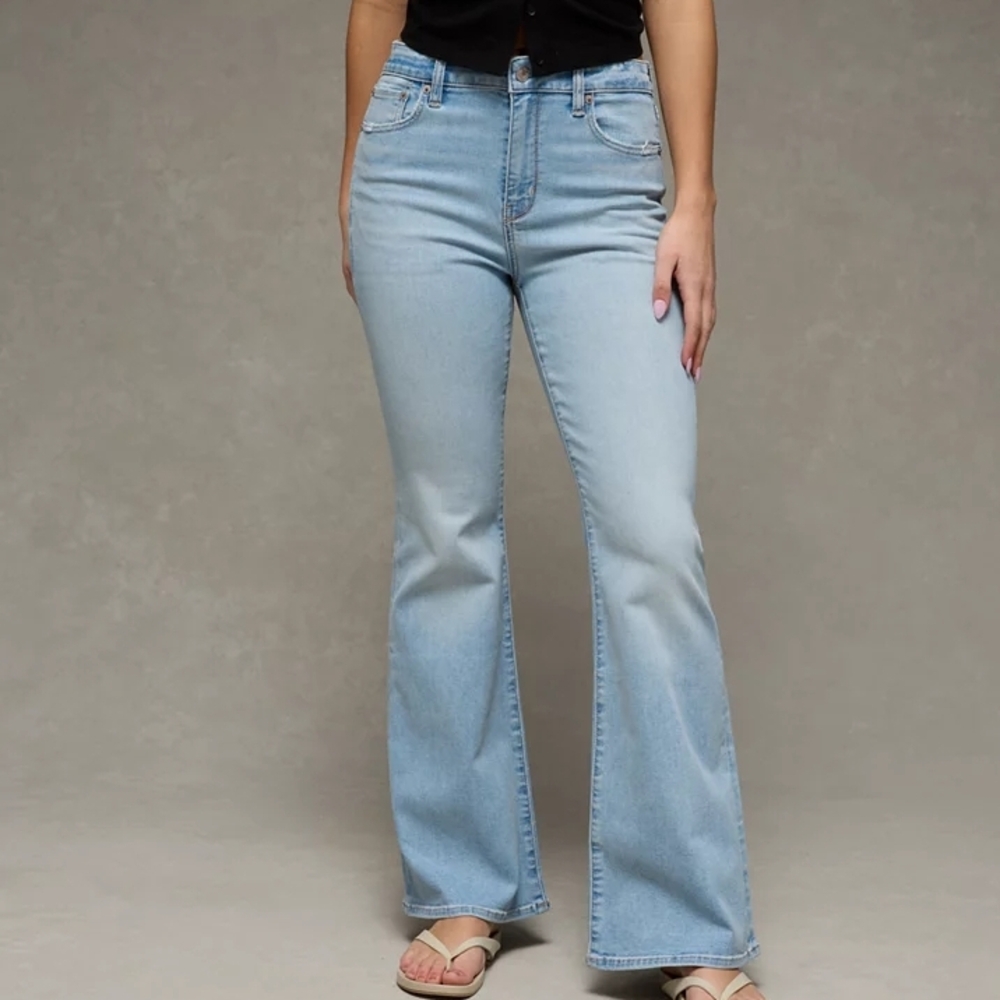 American Eagle Outfitters Light Blue N3xt Level Super Stretch Jeans